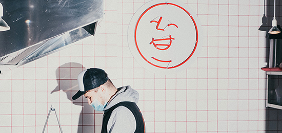 蘭格斯酒吧標(biāo)志設(shè)計(jì)